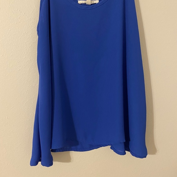 3for$20 royal blue flowy tank - Picture 5 of 5